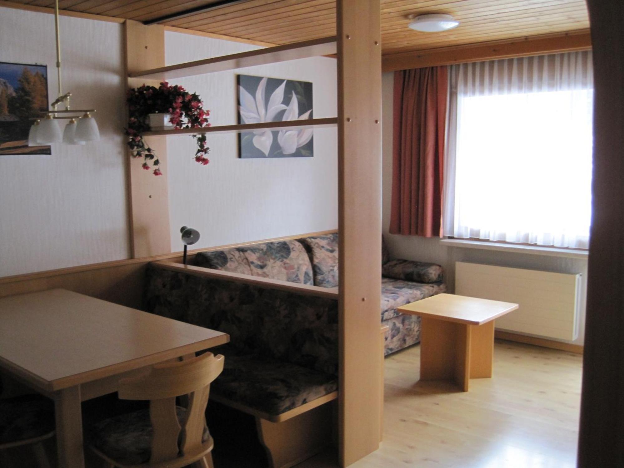 Haus Am Dorfplatz Apartment Самнаун Екстериор снимка
